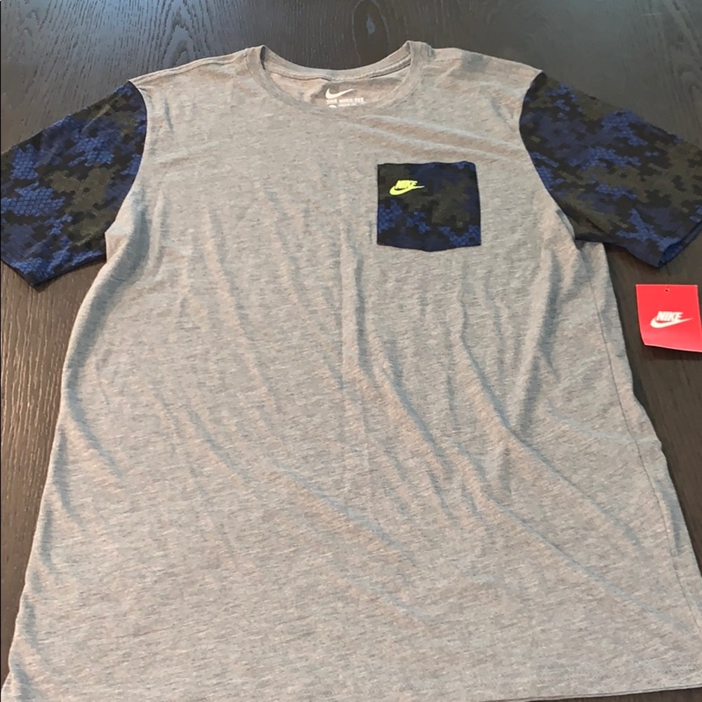 Nike T-shirt